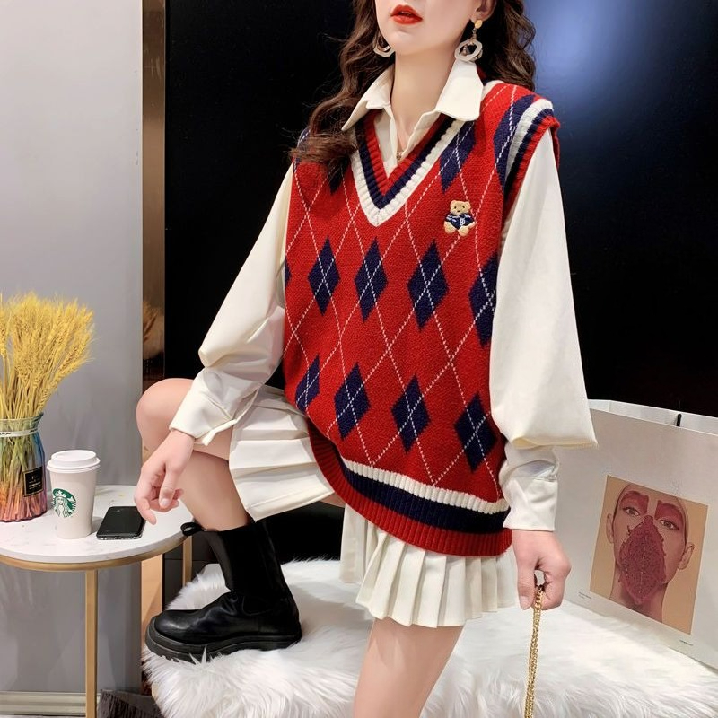 Winter Clothing Trends 2025 Women'S - Красные вязаные жилеты для женщин, жилет